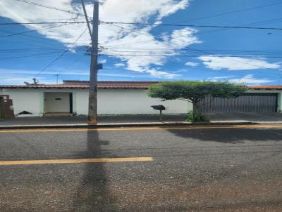 Casa para Venda, em Araguari, bairro Miranda, 3 dormitrios, 2 banheiros, 1 sute, 2 vagas