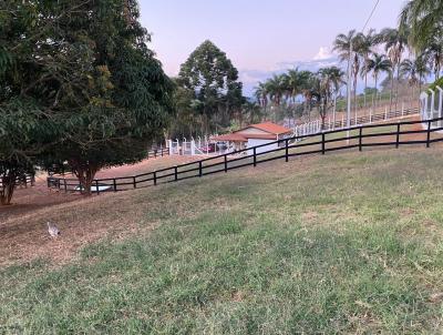 Stio para Venda, em Monte Sio, bairro Centro, 3 dormitrios, 2 banheiros, 1 sute