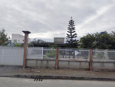 Casa para Venda, em Balnerio Piarras, bairro Itacolomi, 2 dormitrios, 3 banheiros, 2 sutes