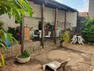Sobrado para Venda, em Franca, bairro Vila Totoli, 3 dormitrios, 2 banheiros, 1 sute, 2 vagas