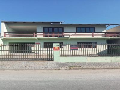 Casa / Sobrado para Venda, em Joinville, bairro Adhemar Garcia, 4 dormitrios, 2 banheiros, 2 vagas