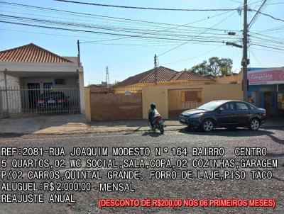 Casa para Locao, em Araguari, bairro CENTRO, 5 dormitrios, 2 banheiros, 2 vagas