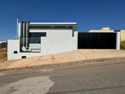 Casa para Venda, em Campo Belo, bairro Ouro Verde III, 2 dormitrios, 1 banheiro, 1 sute, 2 vagas