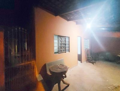 Casa Usada para Venda, em Itumbiara, bairro Jardim Leonora, 3 dormitrios, 1 banheiro, 2 vagas