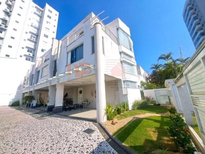 Casa / Sobrado para Venda, em Itajaí, bairro Fazenda, 3 dormitórios, 5 banheiros, 3 suítes, 2 vagas