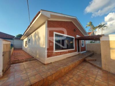 Casa para Venda, em Lenis Paulista, bairro Vila Irer, 3 dormitrios, 3 banheiros, 1 sute