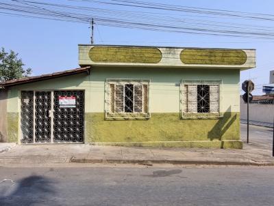 Casa para Locao, em Bom Despacho, bairro So Jos, 3 dormitrios, 1 banheiro, 1 vaga