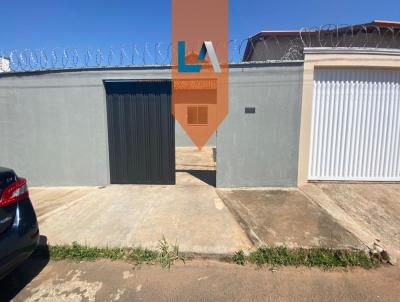 Casa para Venda, em Araguari, bairro Madri, 2 dormitrios, 1 banheiro, 2 vagas