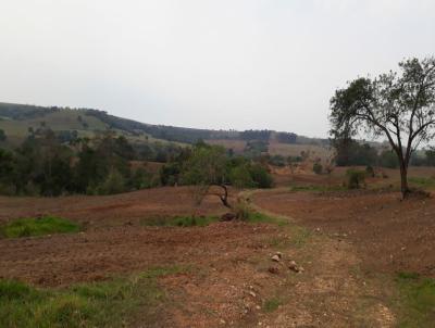 Stio para Venda, em Tatu, bairro Centro, 3 dormitrios, 1 banheiro, 1 sute, 1 vaga