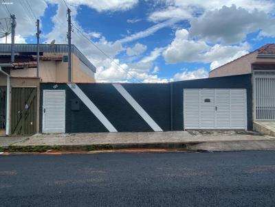 Casa para Venda, em Pouso Alegre, bairro Santo Expedito, 3 dormitrios, 2 banheiros, 1 sute, 2 vagas