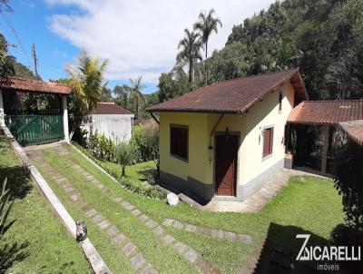 Casa para Venda, em Itatiaia, bairro PENEDO, 2 dormitrios, 2 banheiros, 2 vagas