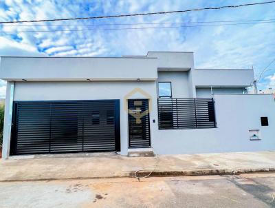 Casa para Venda, em Alfenas, bairro Loteamento Montserrat, 3 dormitrios, 1 banheiro, 1 sute, 2 vagas