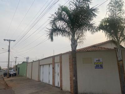 Casa para Venda, em Aparecida de Goinia, bairro Jardim Mont Serrat Complemento, 3 dormitrios, 2 banheiros, 1 sute, 2 vagas