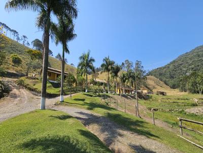 Stio para Venda, em Piracaia, bairro Bairro do Pio, 3 dormitrios, 2 banheiros, 2 vagas