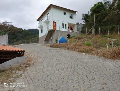 Casa para Venda, em Nova Friburgo, bairro Amparo, 2 dormitrios, 2 banheiros, 1 sute, 1 vaga