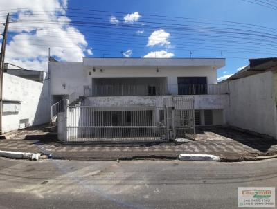 Sobrado para Venda, em Registro, bairro Centro, 3 dormitrios, 2 banheiros, 1 sute, 3 vagas