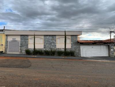 Casa para Venda, em Anpolis, bairro Vila Gis, 3 dormitrios, 3 banheiros, 1 sute, 6 vagas