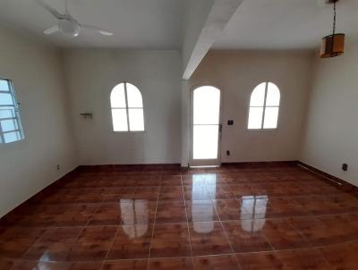 Casa para Locao, em Valinhos, bairro Vila Martina, 3 dormitrios, 2 banheiros, 2 vagas