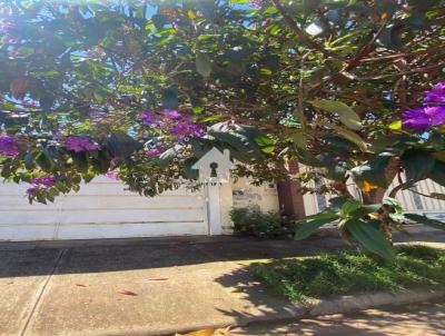 Casa / Sobrado para Venda, em Ribeiro Preto, bairro Jardim ngelo Jurca, 2 dormitrios, 2 banheiros, 4 vagas