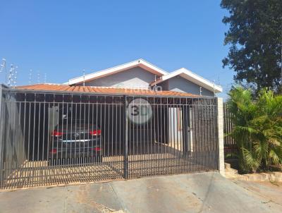 Casa para Venda, em Ourinhos, bairro Bandeirantes, 2 dormitrios, 3 banheiros, 1 sute