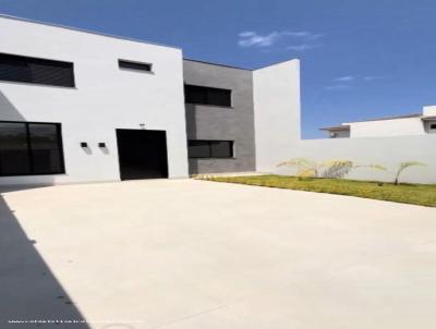 Casa para Venda, em Montes Claros, bairro Ibituruna, 3 dormitrios, 2 banheiros, 1 sute, 3 vagas