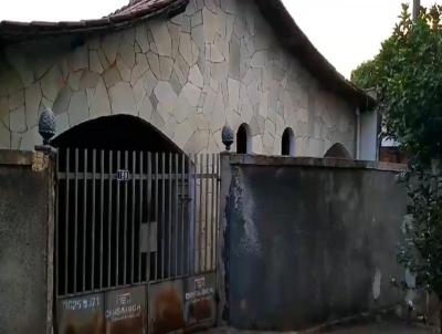 Casa para Venda, em Araatuba, bairro PINHEIROS, 3 dormitrios, 1 banheiro, 1 sute, 1 vaga