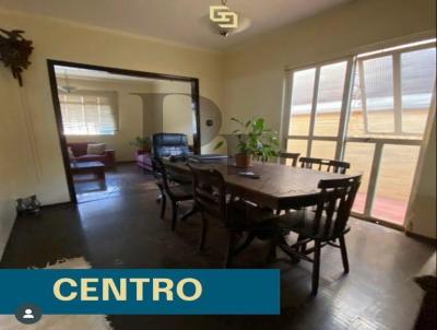 Casa para Venda, em Araras, bairro CENTRO, 3 dormitórios, 2 banheiros, 2 vagas