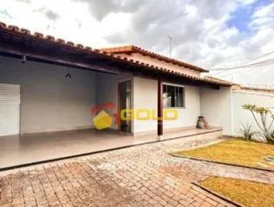 Casa para Venda, em Uberlndia, bairro Vigilato Pereira, 3 dormitrios, 2 banheiros, 1 sute, 2 vagas