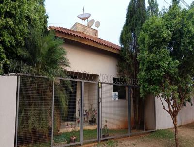 Casa para Venda, em So Gabriel do Oeste, bairro Santa Luzia, 3 dormitrios, 2 banheiros, 1 sute, 1 vaga