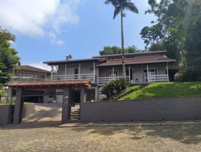Casa para Venda, em Teutnia, bairro Canabarro, 3 dormitrios, 3 banheiros, 1 sute, 4 vagas