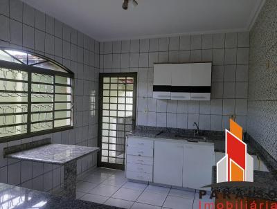 Casa para Venda, em Uberlndia, bairro Santa Mnica, 3 dormitrios, 1 banheiro, 2 sutes, 3 vagas