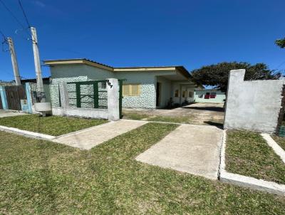 Casa para Venda, em Cidreira, bairro Chico Mendes, 4 dormitrios, 4 banheiros, 2 sutes