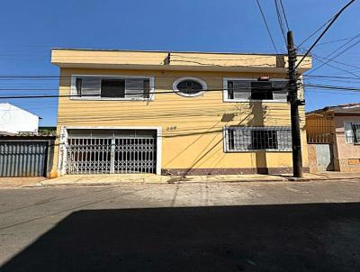 Casa para Venda, em Alfenas, bairro Centro, 4 dormitrios, 3 banheiros, 1 vaga