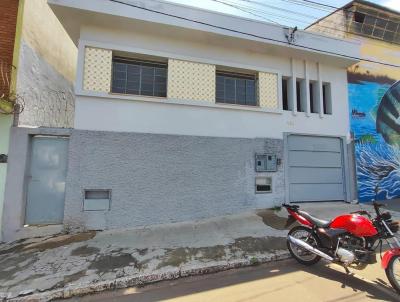 Casa para Locao, em Alfenas, bairro Centro, 4 dormitrios, 1 banheiro, 1 vaga