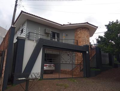 Casa para Venda, em Apucarana, bairro Vila Hayashi, 3 dormitrios, 4 banheiros, 1 sute, 4 vagas