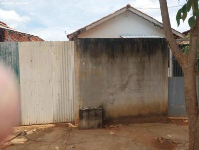 Casa 2 dormitrios para Venda, em Lucas do Rio Verde, bairro Jaime Seiti Fujii, 2 dormitrios, 1 banheiro, 1 vaga