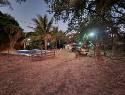 Fazenda para Venda, em , bairro Zona Rural, 2 dormitrios, 2 banheiros