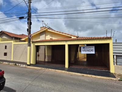 Casa para Venda, em Capo Bonito, bairro Centro, 4 dormitrios, 3 banheiros, 2 vagas