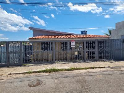Casa para Locao, em Bom Despacho, bairro Ozanan, 3 dormitrios, 2 banheiros, 2 vagas