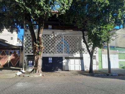 Apartamento para Locao, em Governador Valadares, bairro Santa Helena, 3 dormitrios, 1 banheiro, 1 sute, 1 vaga