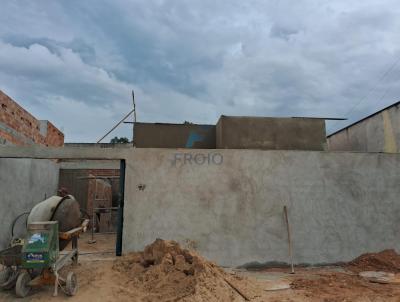 Casa para Venda, em Caldas Novas, bairro Estncia Jequitimar, 2 dormitrios, 1 banheiro, 1 sute