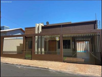 Casa para Venda, em Foz do Iguau, bairro Jardim Petrpolis, 3 dormitrios, 2 banheiros, 1 sute, 3 vagas