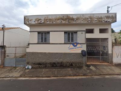 Casa para Venda, em Alfenas, bairro centro, 3 dormitrios, 1 banheiro, 1 sute