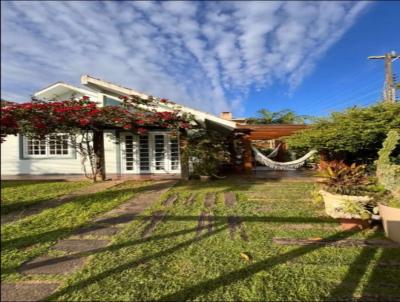 Casa para Venda, em Garopaba, bairro Panorâmico, 2 dormitórios, 1 banheiro, 2 vagas