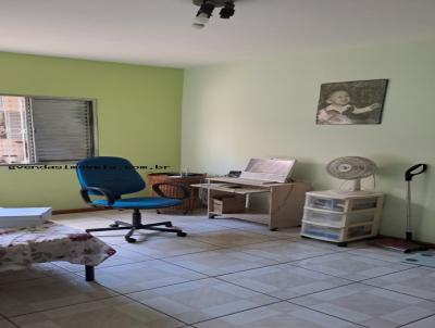Casa para Venda, em So Jos dos Campos, bairro Vila Tatetuba, 3 dormitrios, 2 banheiros, 1 sute, 4 vagas