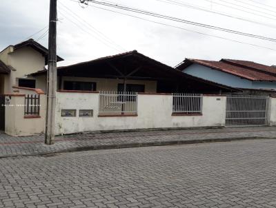 Casa para Venda, em Joinville, bairro Espinheiros, 3 dormitrios, 2 banheiros