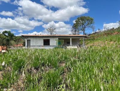 Granja para Venda, em Juiz de Fora, bairro 4,5km da BR-040, 1 dormitrio, 2 banheiros
