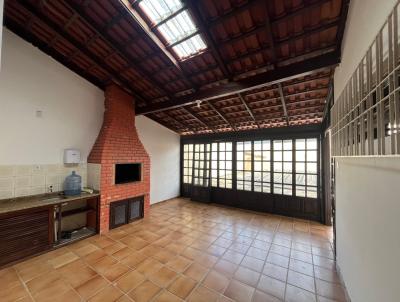 Casa para Locao, em Itaja, bairro Vila Operria, 3 dormitrios, 3 banheiros, 1 sute, 2 vagas