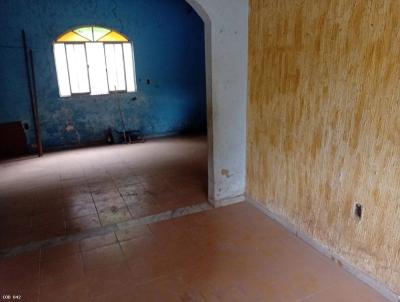 Casa para Venda, em Governador Valadares, bairro Santa Rita, 3 dormitrios, 2 banheiros, 1 sute, 2 vagas