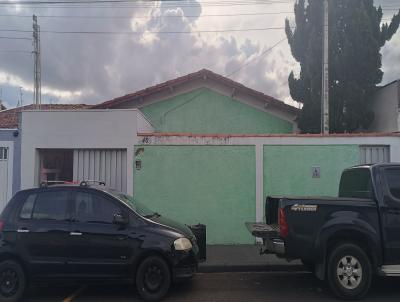 Casa para Locao, em , bairro Prolongamento Vila Duque de Caxias, 3 dormitrios, 2 banheiros, 1 sute, 2 vagas